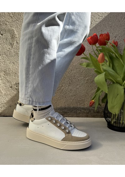 2 - DIVINE FOLLIE RALLY beige dalmata maculato bianco scarpe donna sneakers lacci pelle cavallino strass